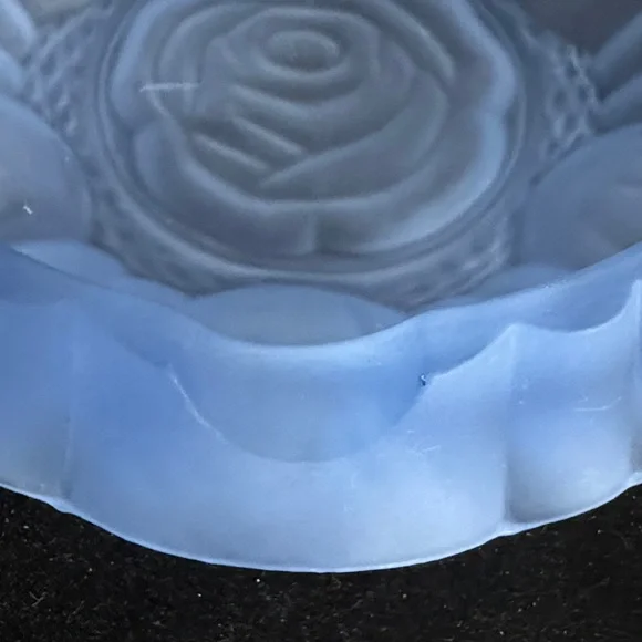 Vintage Satin Frost Blue Art Glass Rose Pattern 7" Ashtray - Picture 4 of 8